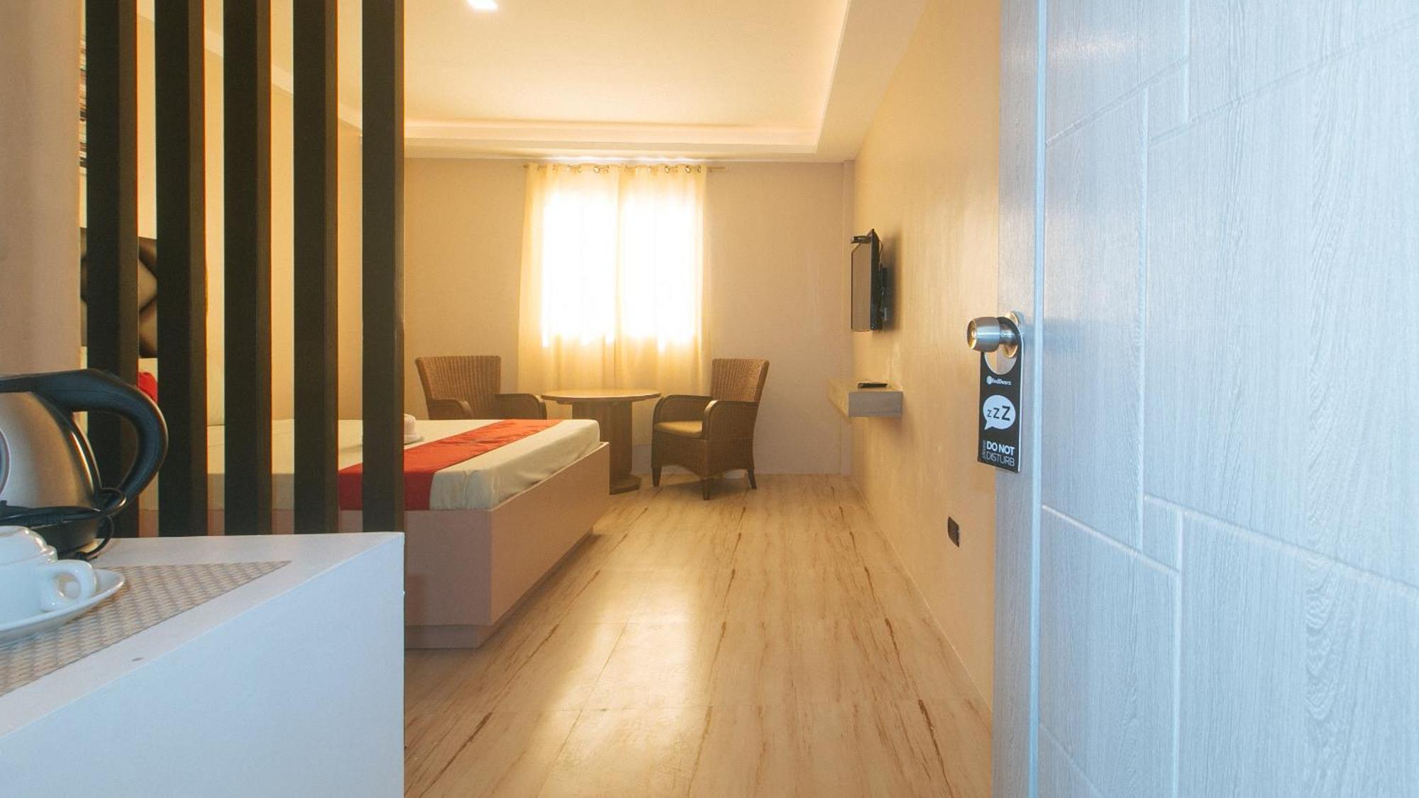 Reddoorz Plus At Seventy Five Inn Near Manila Airport Paranaque City Esterno foto