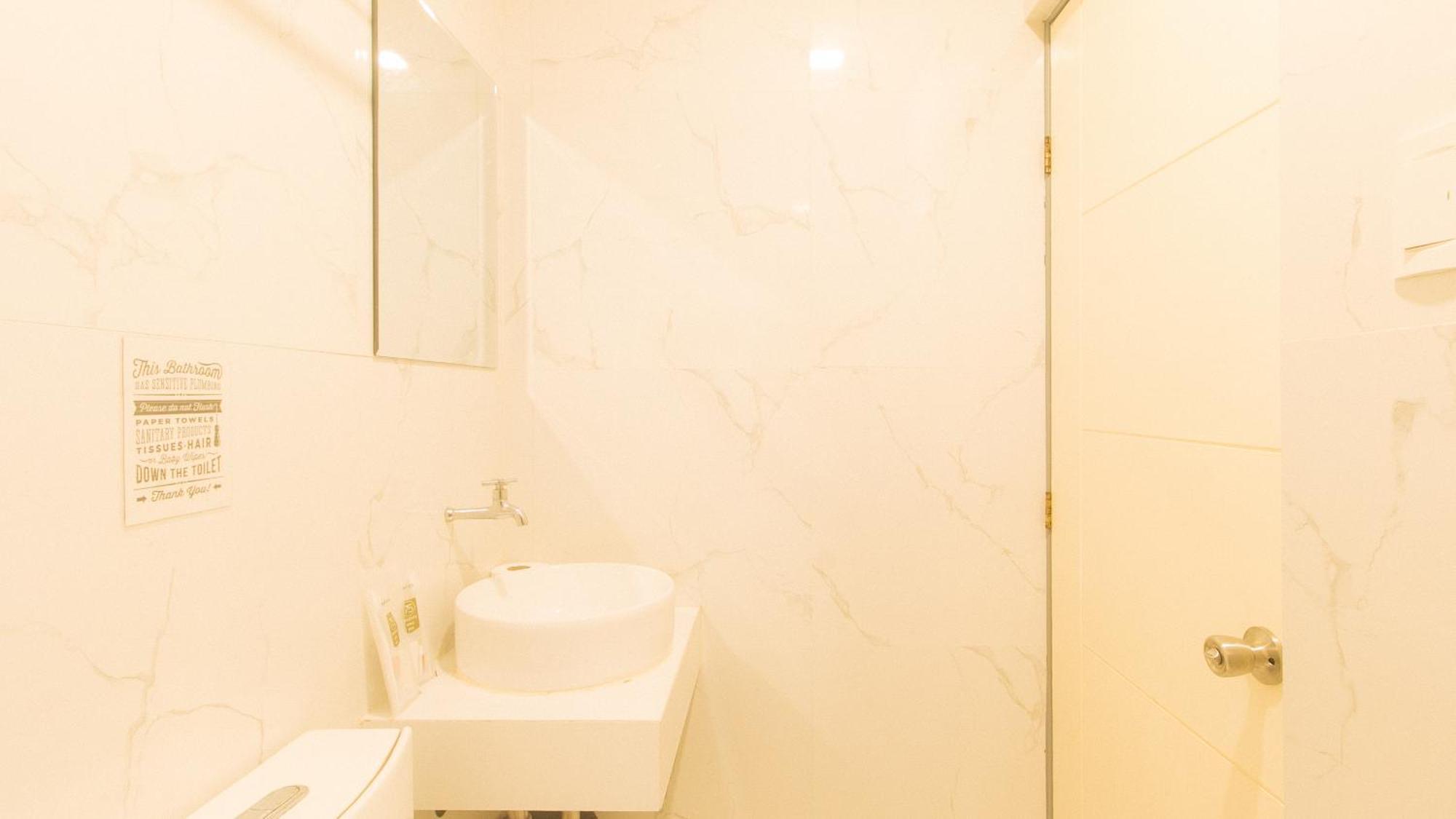 Reddoorz Plus At Seventy Five Inn Near Manila Airport Paranaque City Esterno foto