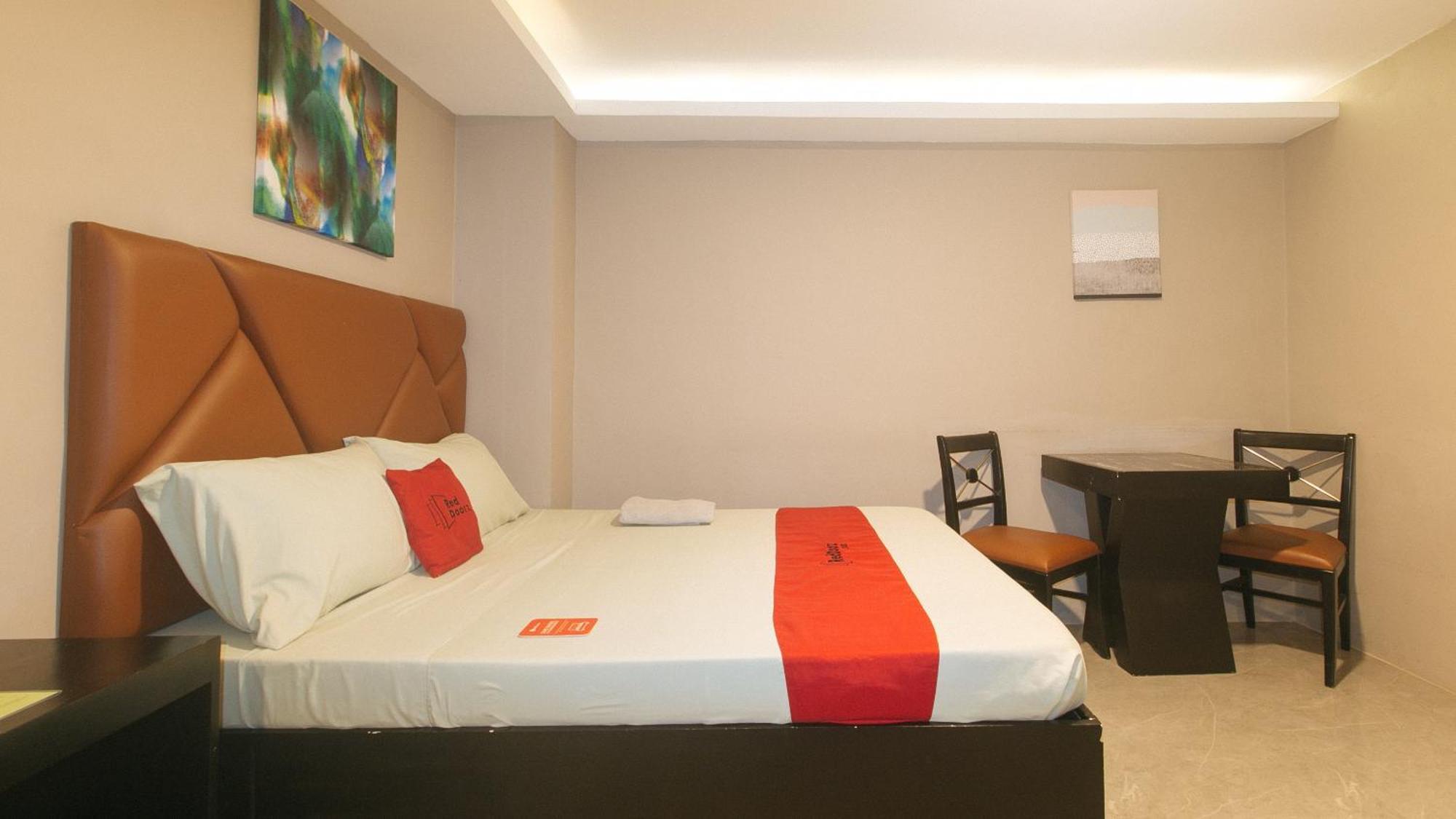 Reddoorz Plus At Seventy Five Inn Near Manila Airport Paranaque City Esterno foto
