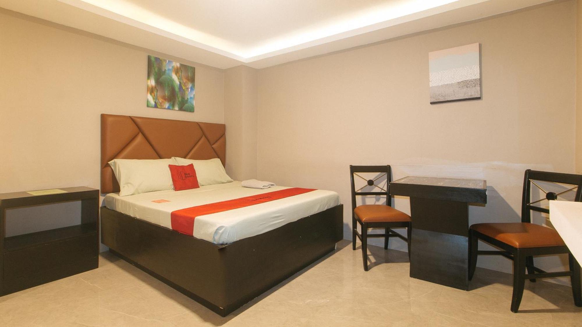 Reddoorz Plus At Seventy Five Inn Near Manila Airport Paranaque City Esterno foto