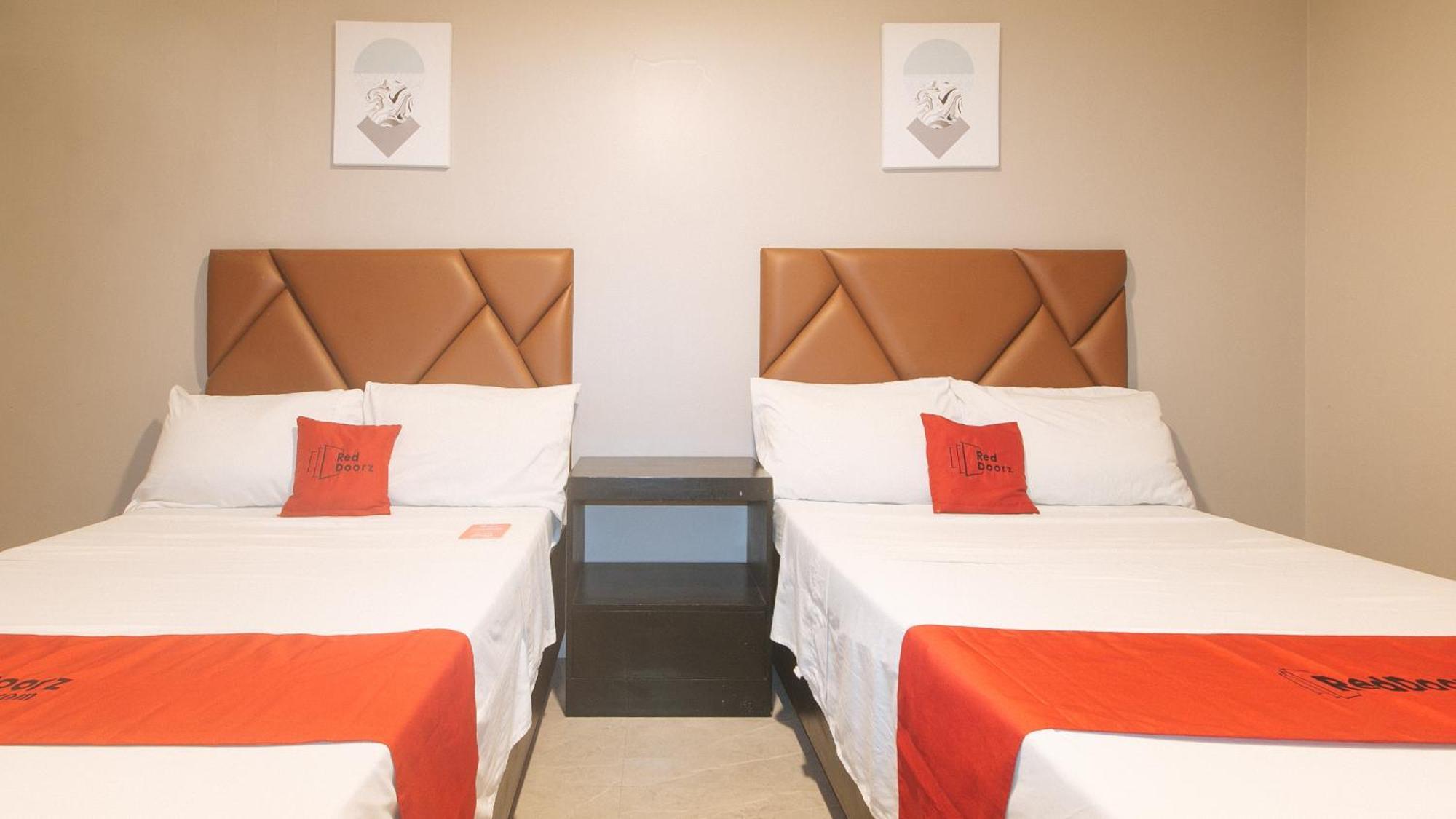 Reddoorz Plus At Seventy Five Inn Near Manila Airport Paranaque City Esterno foto