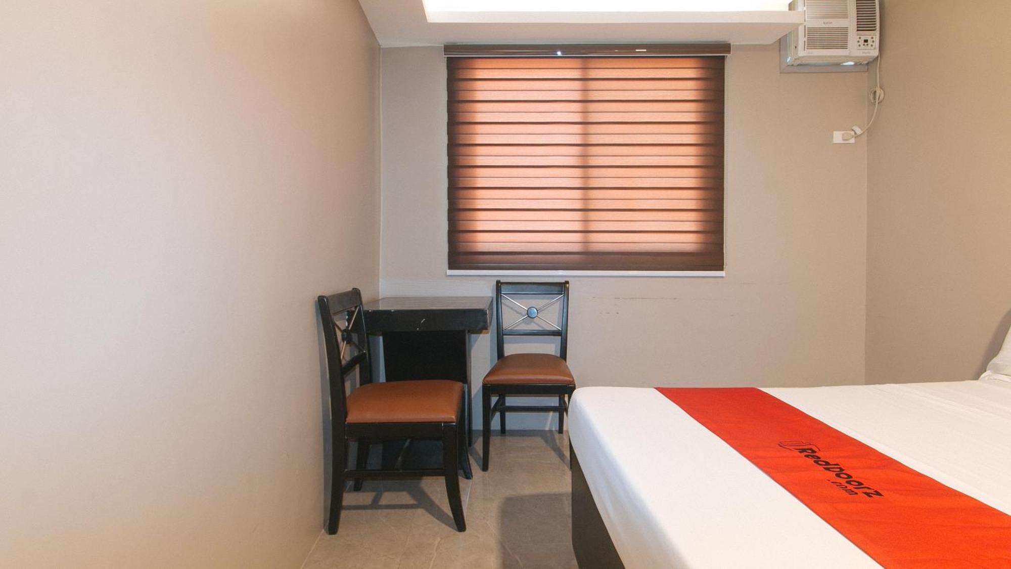 Reddoorz Plus At Seventy Five Inn Near Manila Airport Paranaque City Esterno foto