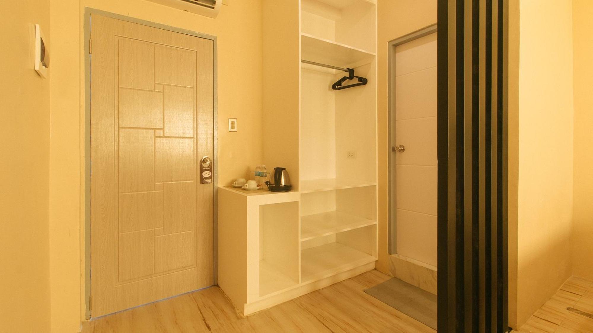 Reddoorz Plus At Seventy Five Inn Near Manila Airport Paranaque City Esterno foto