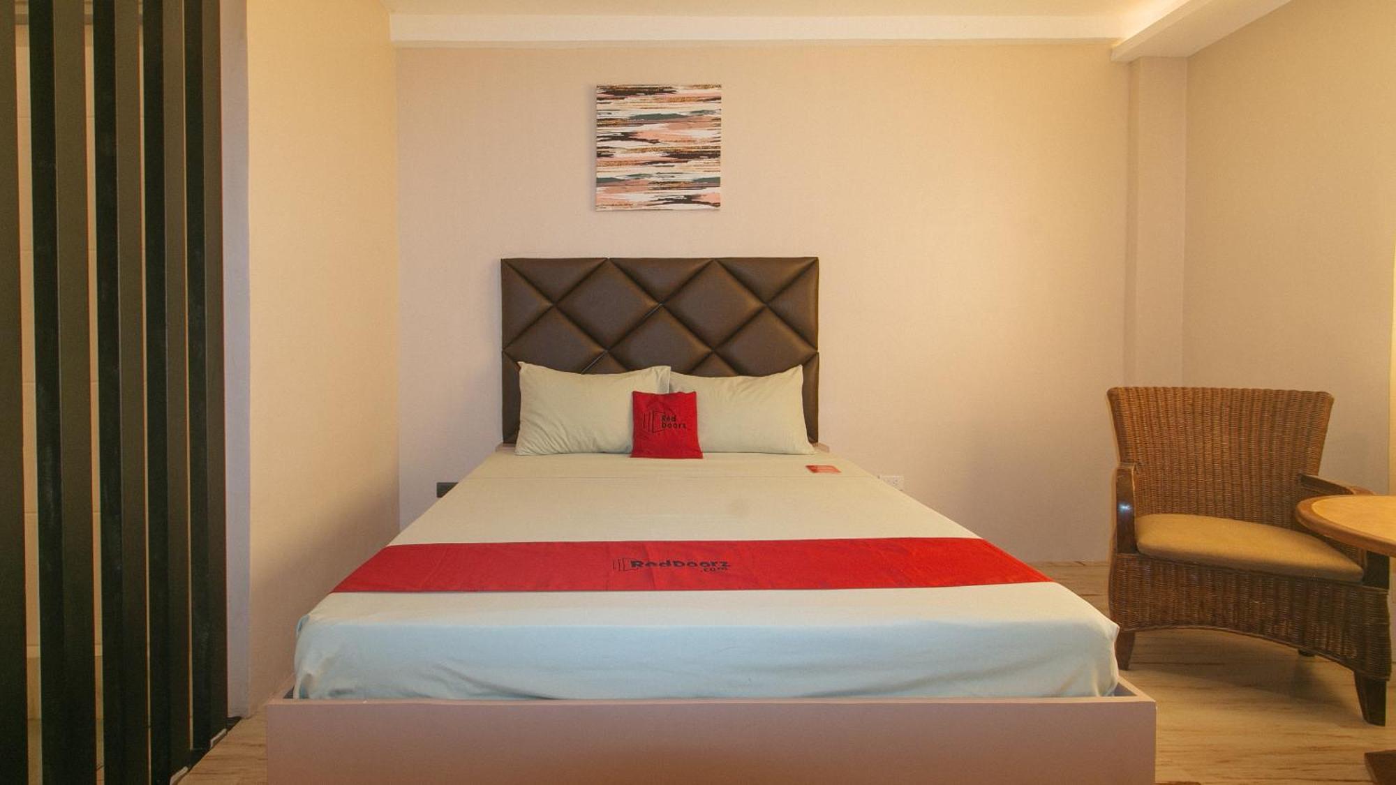 Reddoorz Plus At Seventy Five Inn Near Manila Airport Paranaque City Esterno foto