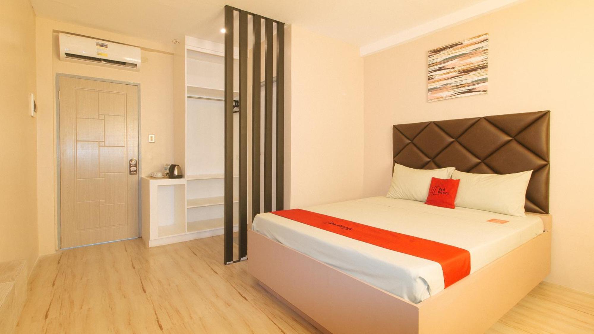 Reddoorz Plus At Seventy Five Inn Near Manila Airport Paranaque City Esterno foto