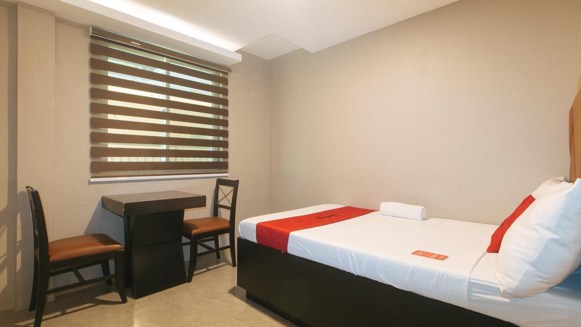 Reddoorz Plus At Seventy Five Inn Near Manila Airport Paranaque City Esterno foto